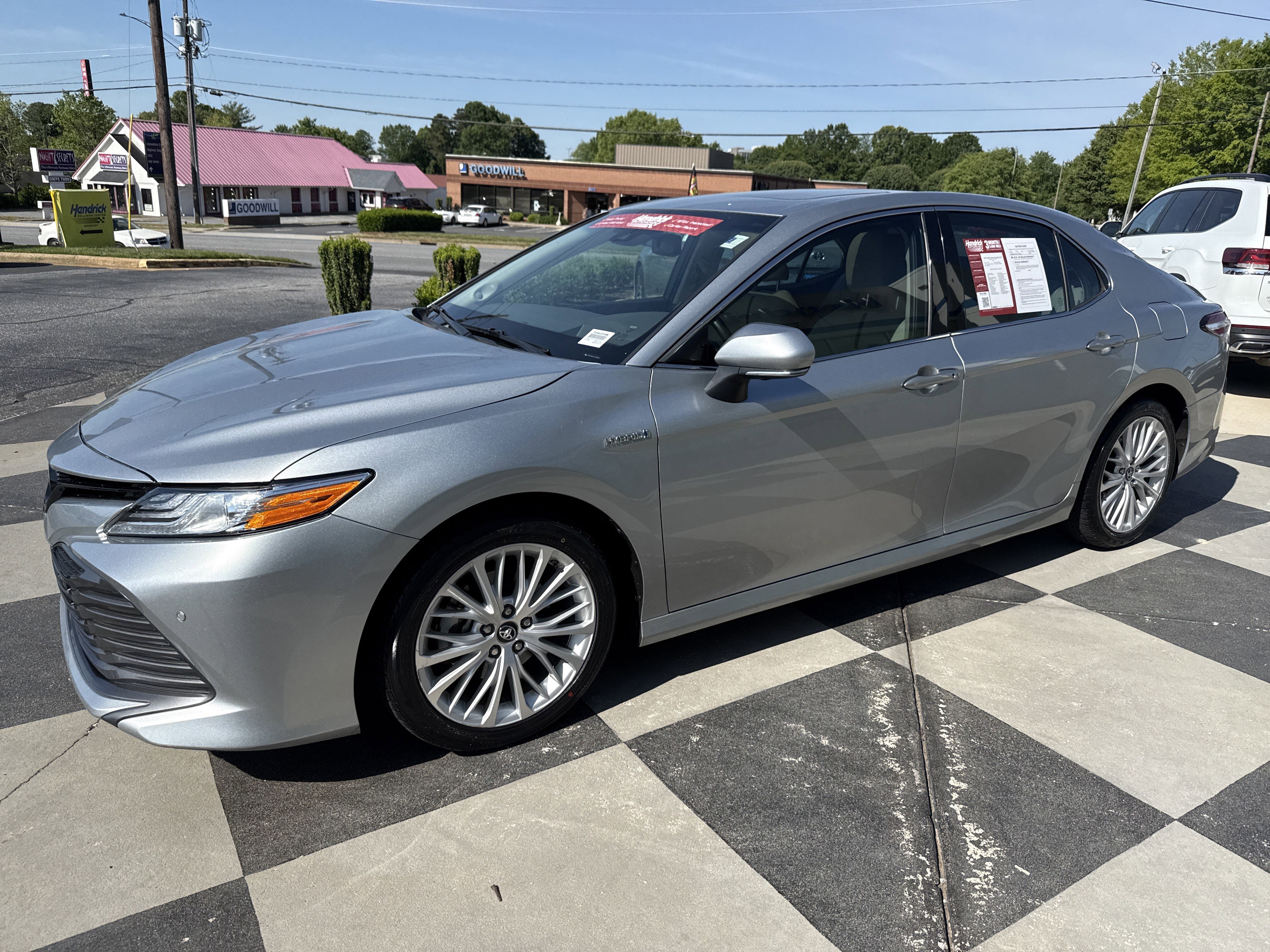 Used 2018 Toyota Camry XLE w/ Audio Package FWD image 5
