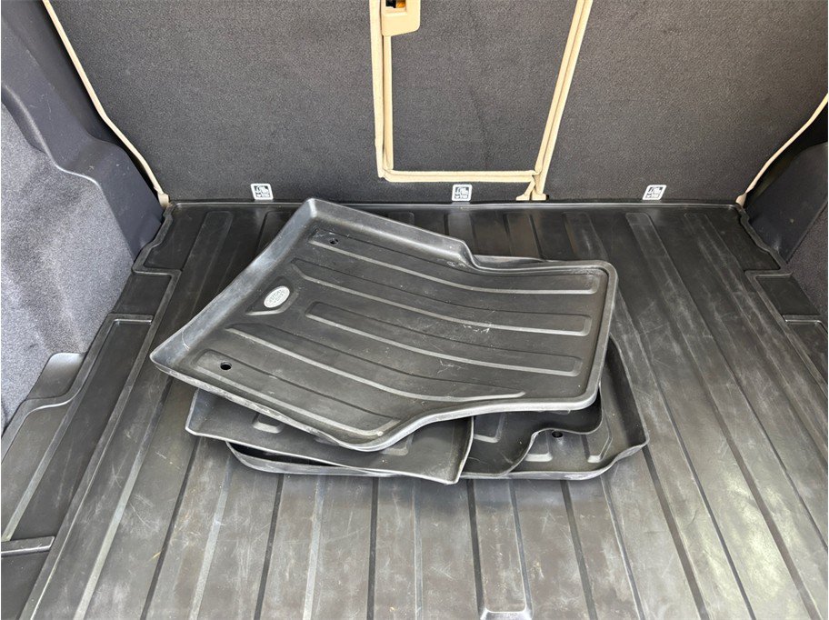 Used 2019 Land Rover Discovery Sport HSE AWD/4WD image 51