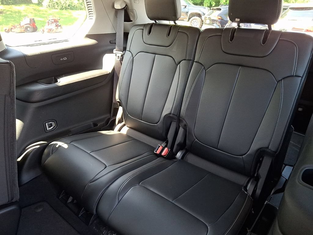 Used 2021 Jeep Grand Cherokee L Limited AWD/4WD image 14