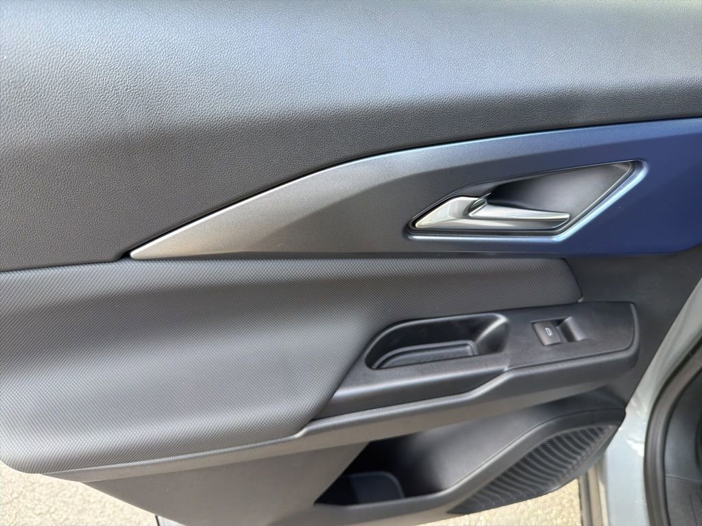 New 2026 Chevrolet Equinox EV LT image 30