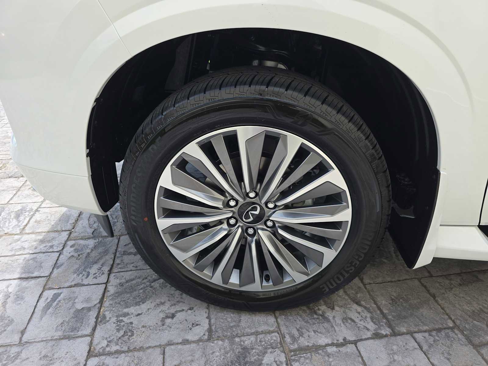 New 2026 INFINITI QX80 Luxe w/ Cargo Package image 8