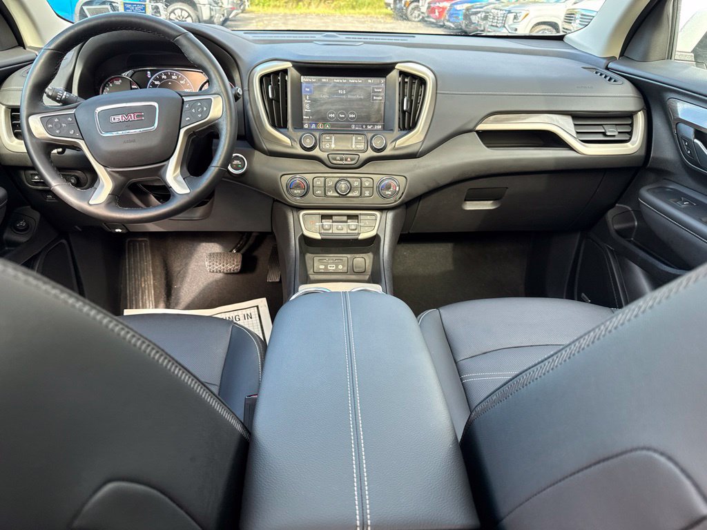 Used 2024 GMC Terrain Denali w/ Denali Premium Package AWD/4WD image 17
