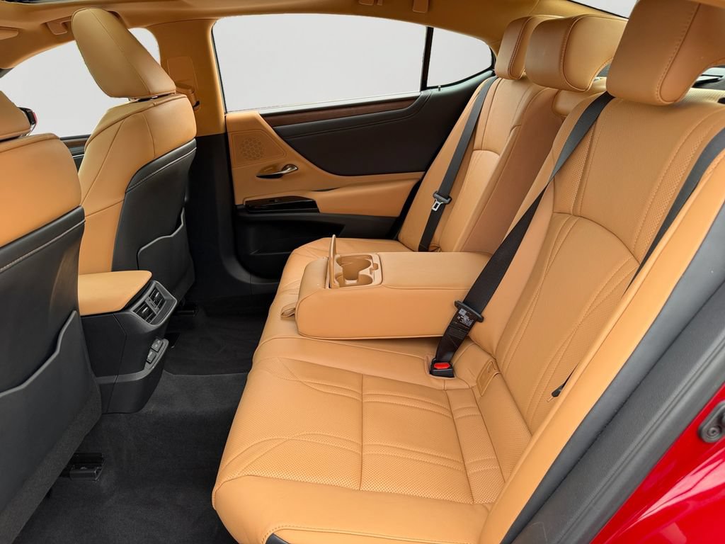 Certified 2024 Lexus ES 300h w/ Technology Package FWD image 12