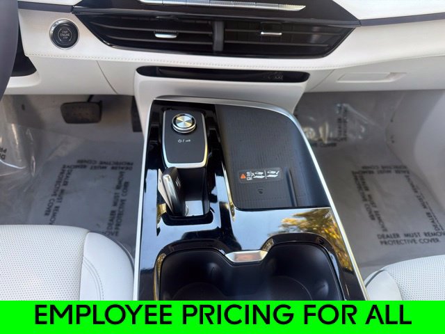 New 2027 Buick Enclave Avenir w/ LPO, Floor Liner Package AWD/4WD image 15