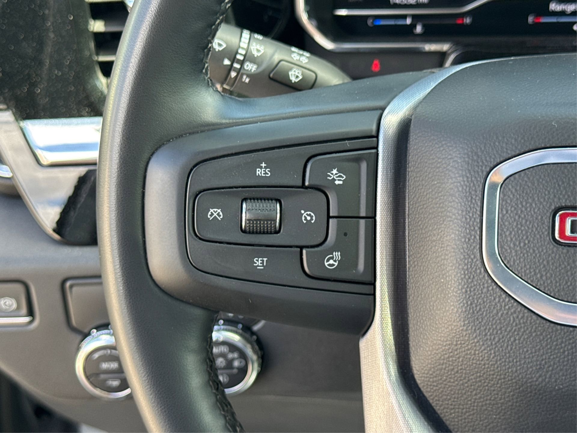 Used 2024 GMC Sierra 1500 Elevation image 32