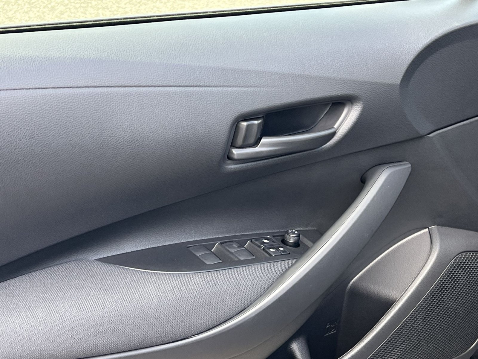 New 2027 Toyota Corolla LE FWD image 10