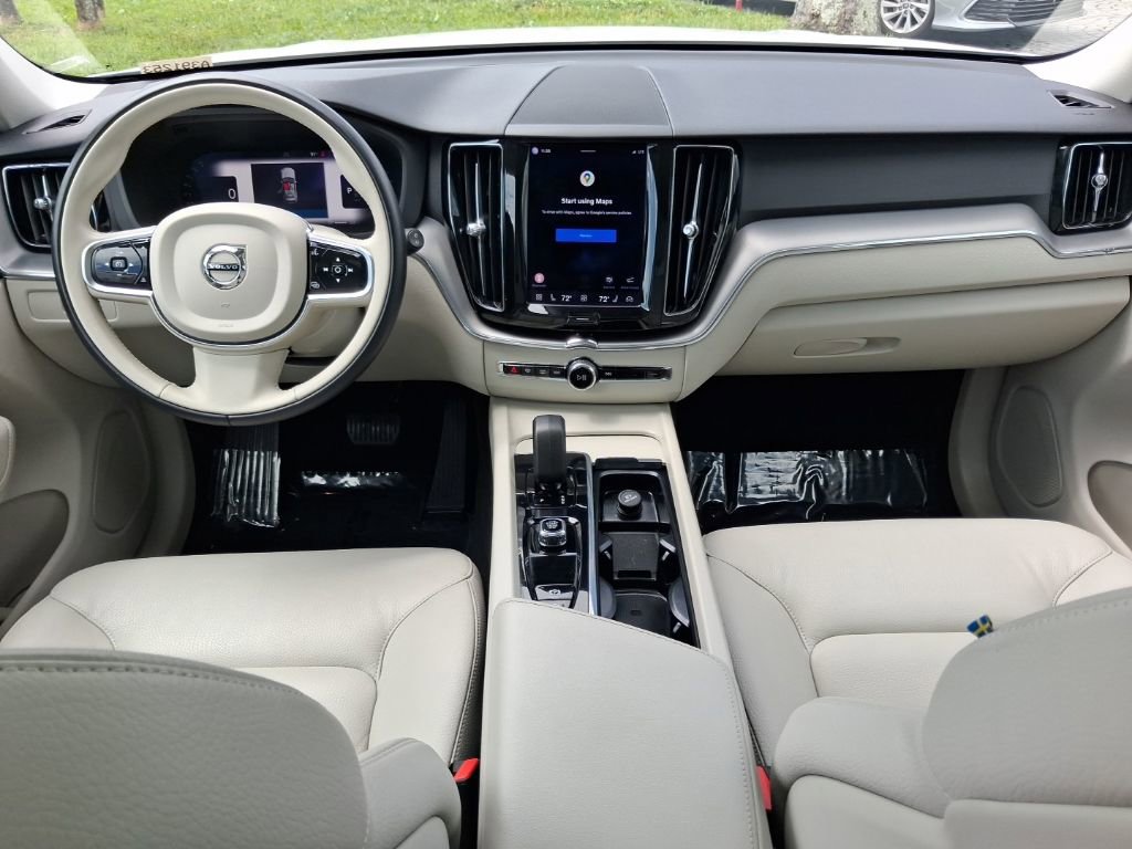 Used 2023 Volvo XC60 B5 Core w/ Protection Package Premier FWD image 9