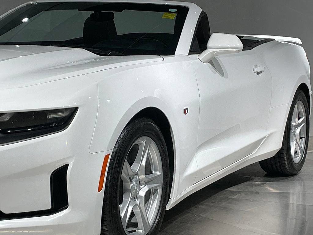 Used 2019 Chevrolet Camaro LT RWD image 18
