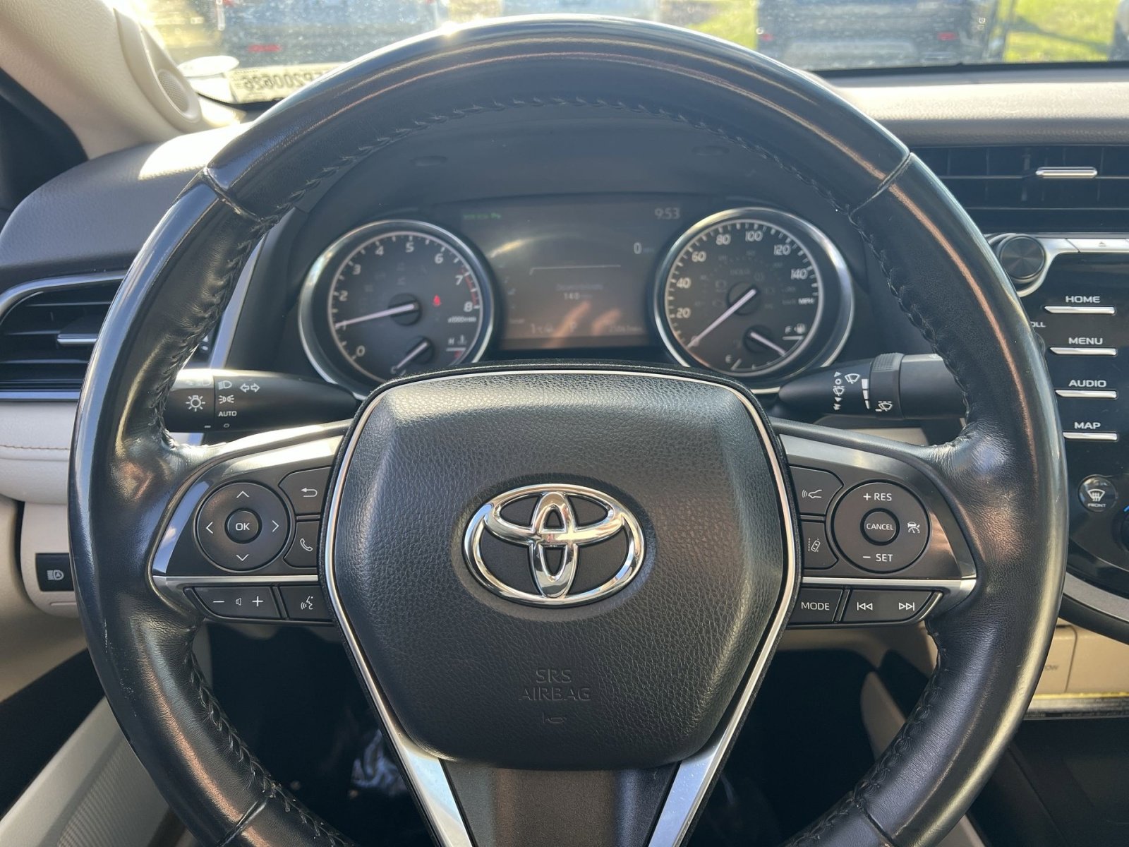 Used 2020 Toyota Camry XLE image 16