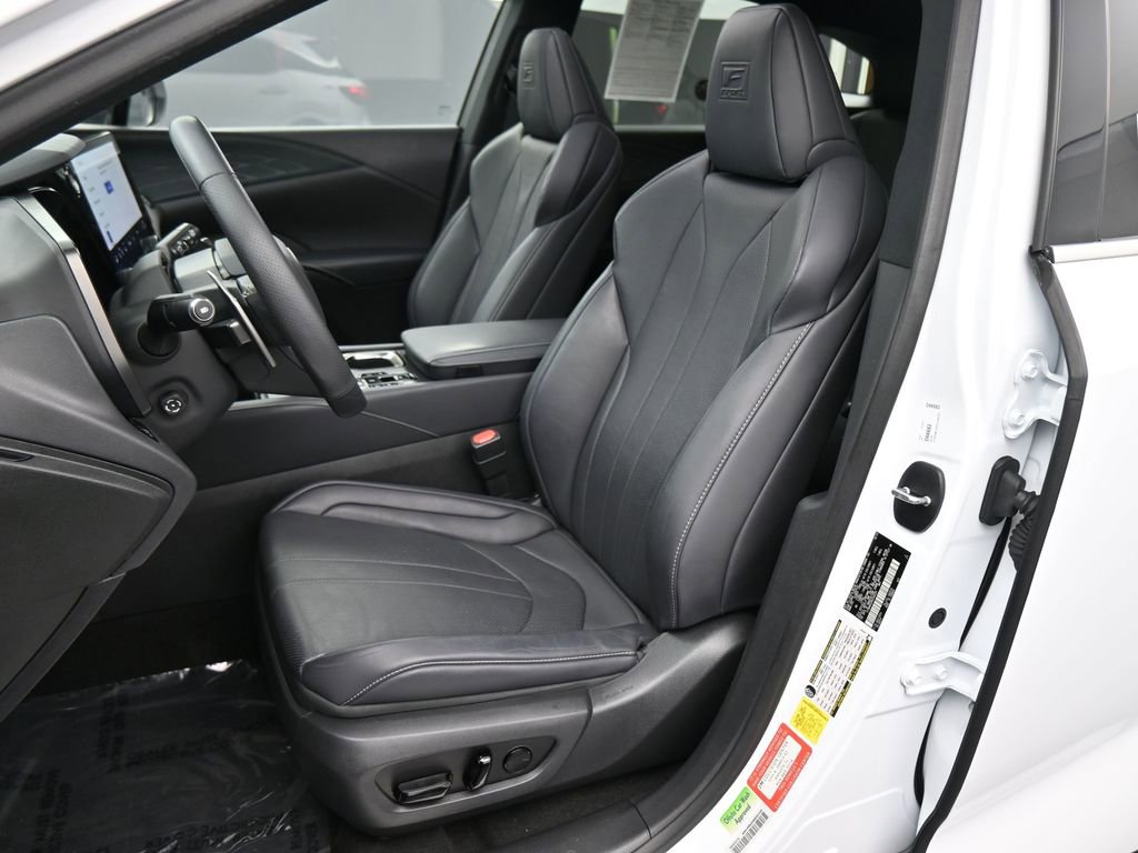 Used 2024 Lexus RX 350 F Sport w/ Convenience Package image 16