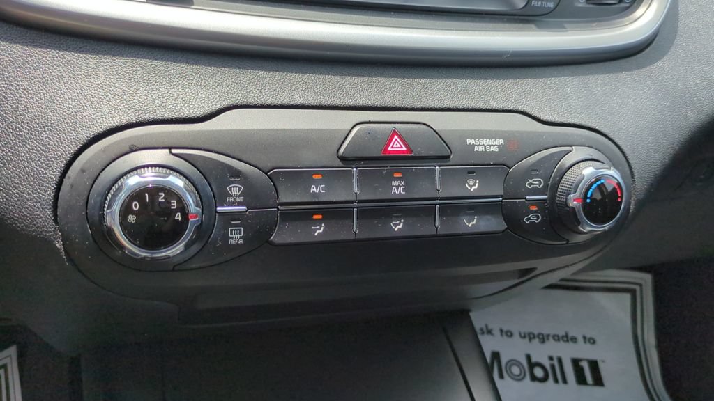 Used 2019 Kia Sorento FWD image 19