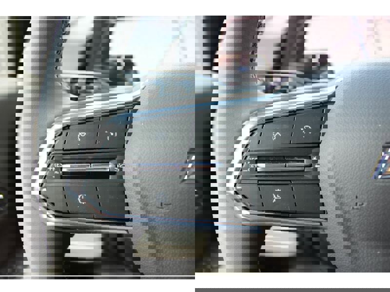 New 2025 Chevrolet Suburban Premier image 17