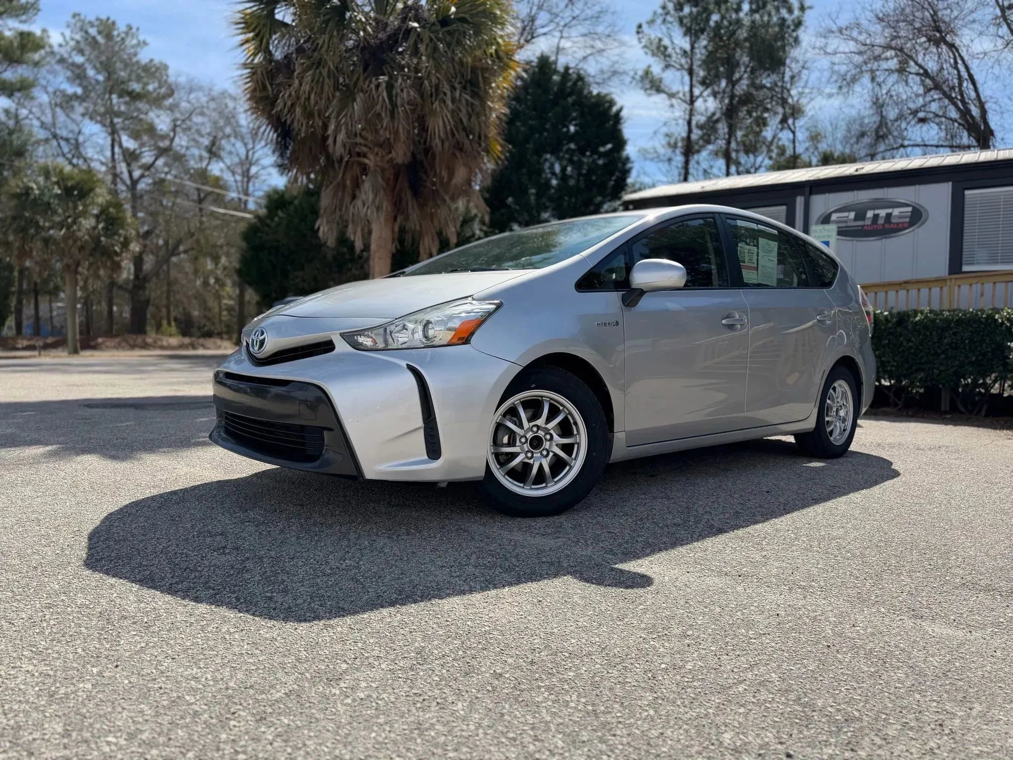 Used 2016 Toyota Prius V Two image 3