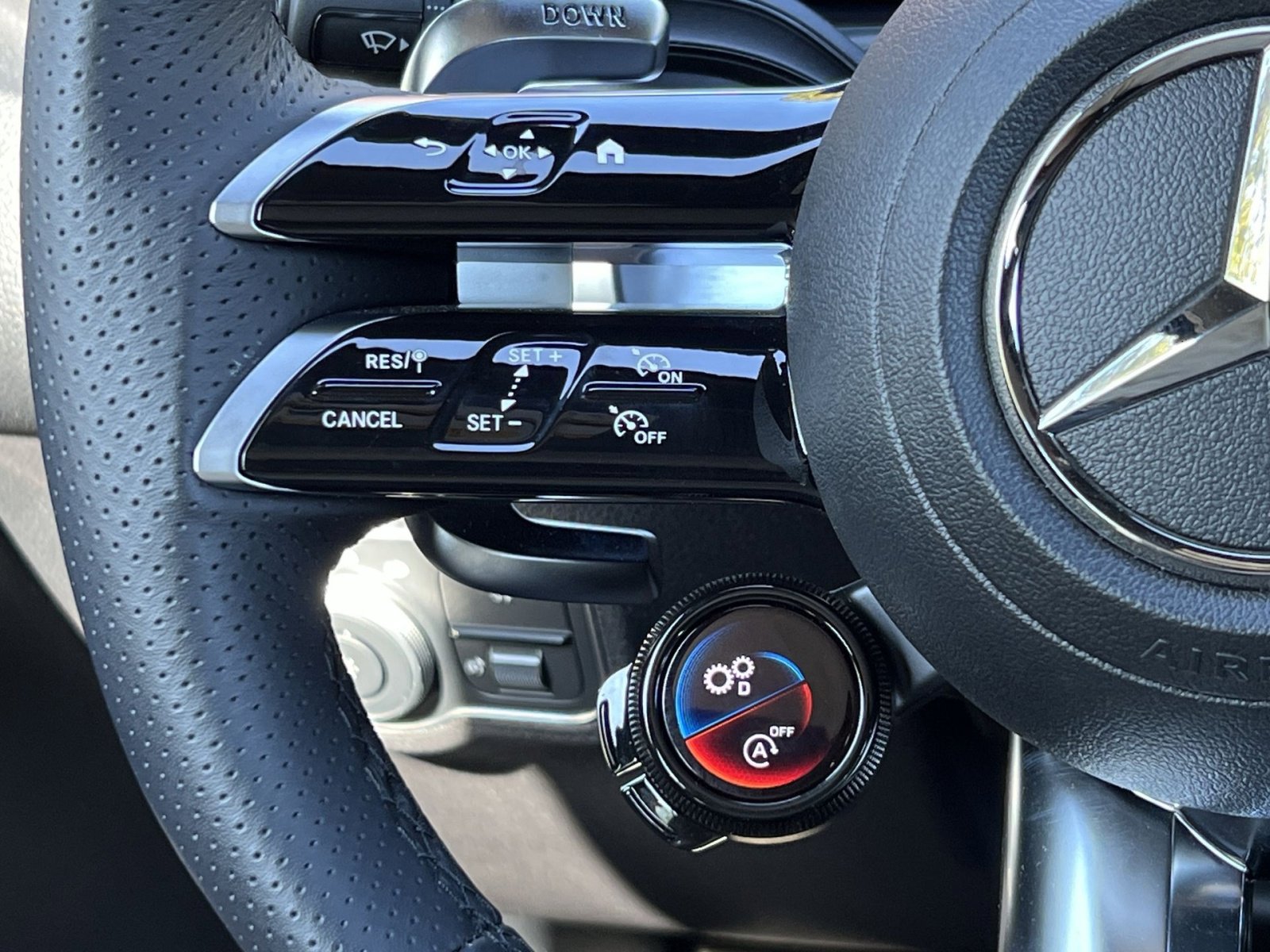 New 2025 Mercedes-Benz GLB 35 AMG 4MATIC image 32