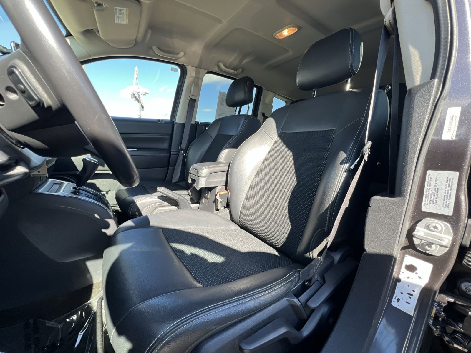 Used 2017 Jeep Compass Latitude image 13