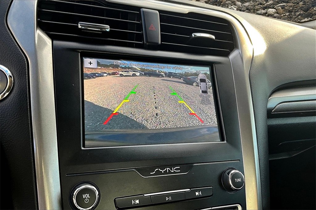 Used 2019 Ford Fusion SE image 19