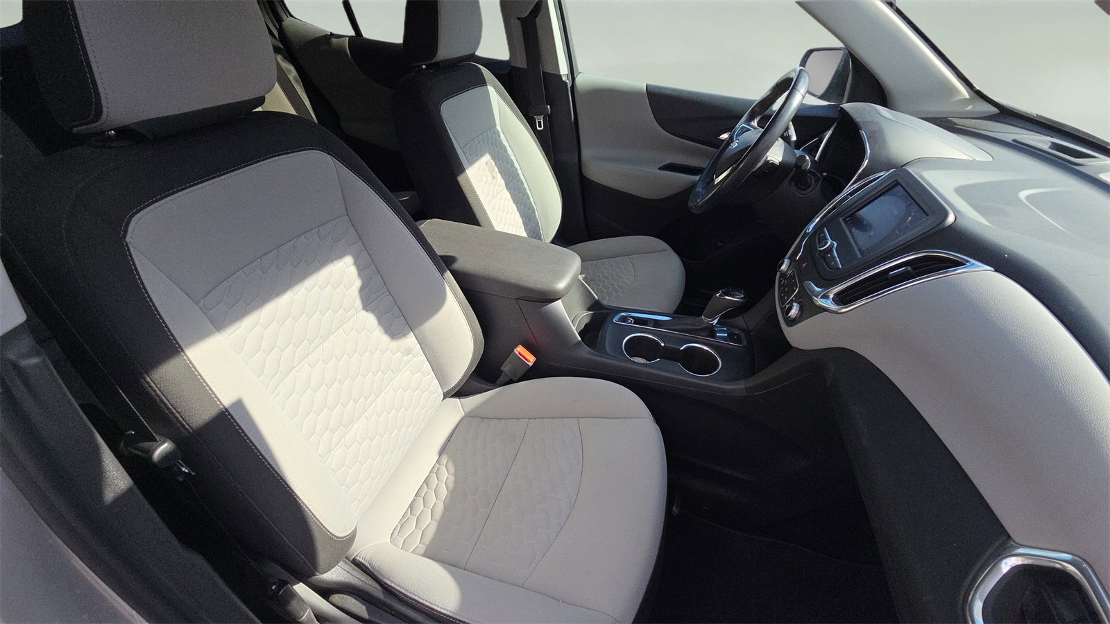 Used 2020 Chevrolet Equinox LT image 25