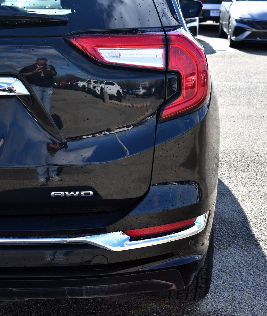 Used 2024 GMC Terrain Denali w/ Denali Premium Package image 11