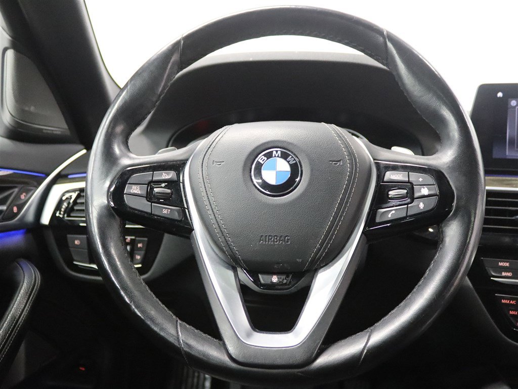 Used 2018 BMW 540i xDrive image 27
