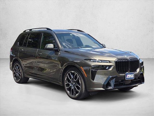 Used 2025 BMW X7 xDrive40i w/ M Sport Package AWD/4WD image 3