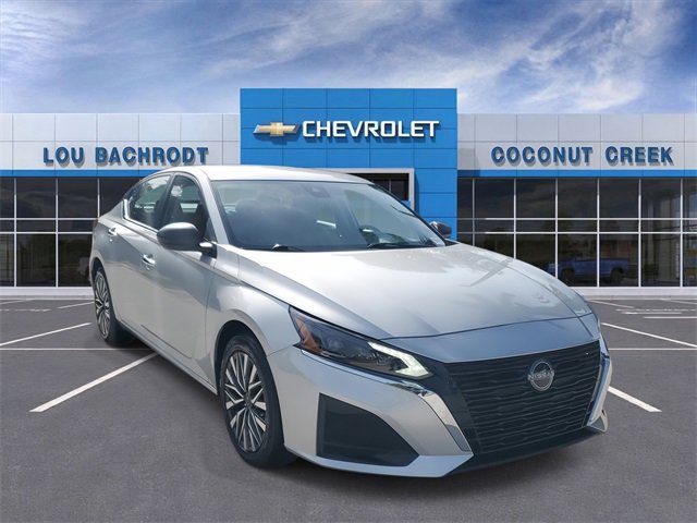 Used 2024 Nissan Altima 2.5 SV