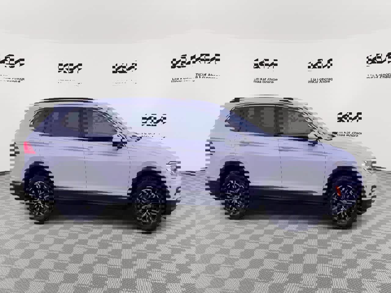 Used 2021 Volkswagen Tiguan SE image 9