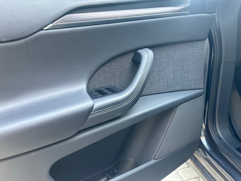 Used 2024 Tesla Model X image 16