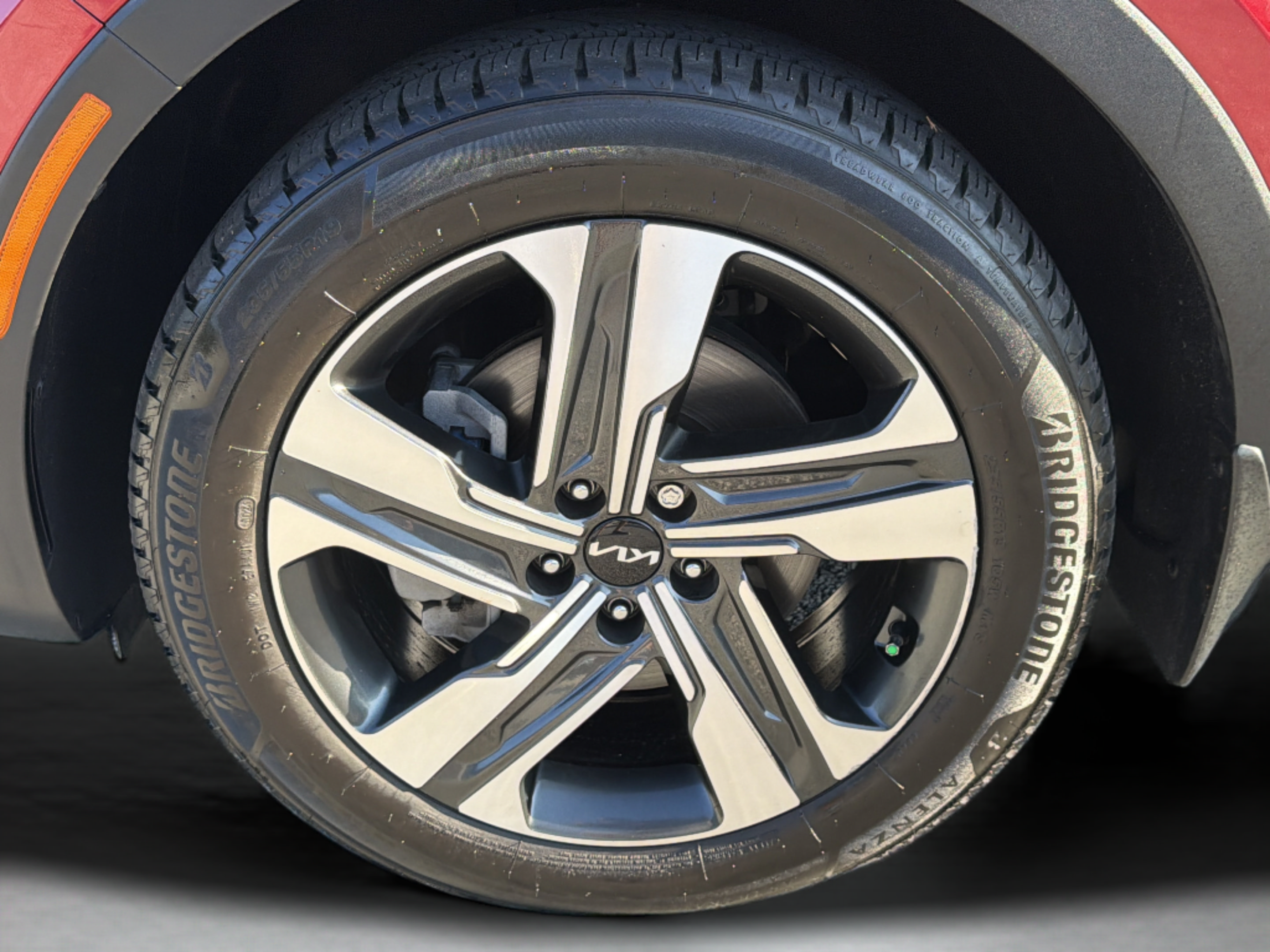 Certified 2023 Kia Sorento SX Prestige AWD/4WD image 38