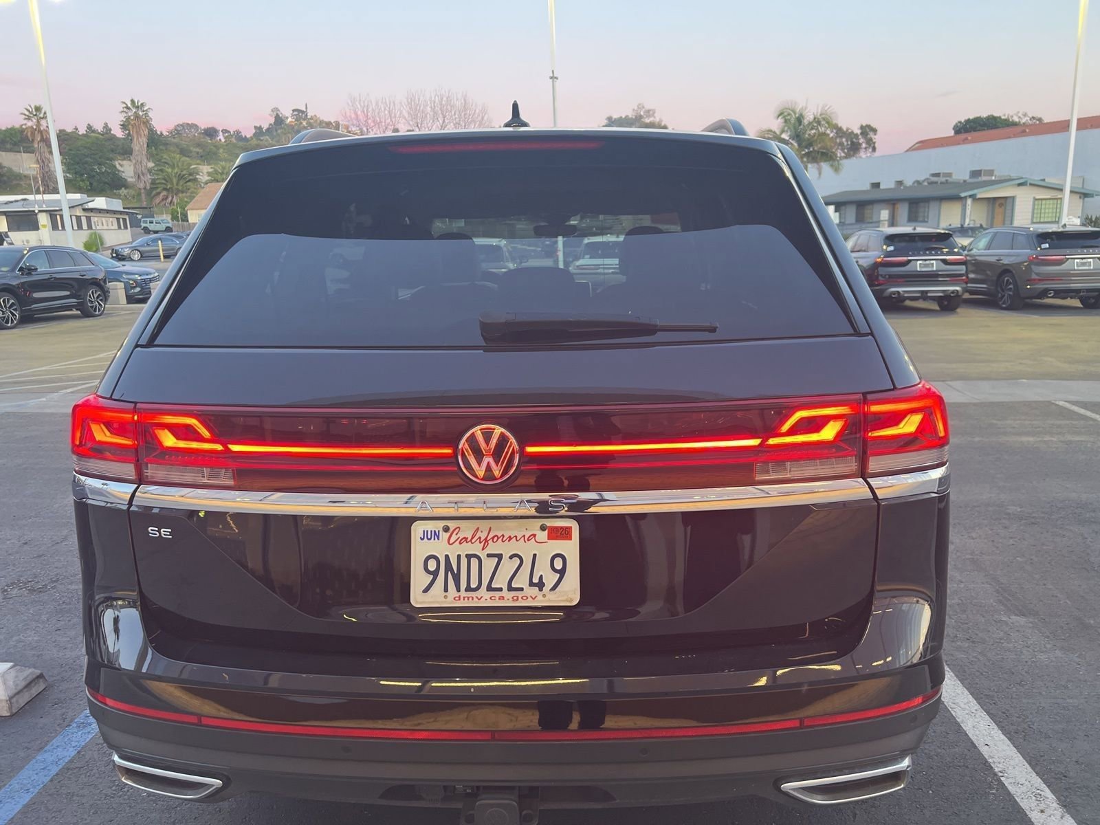Used 2024 Volkswagen Atlas SE w/ Panoramic Sunroof Package image 7