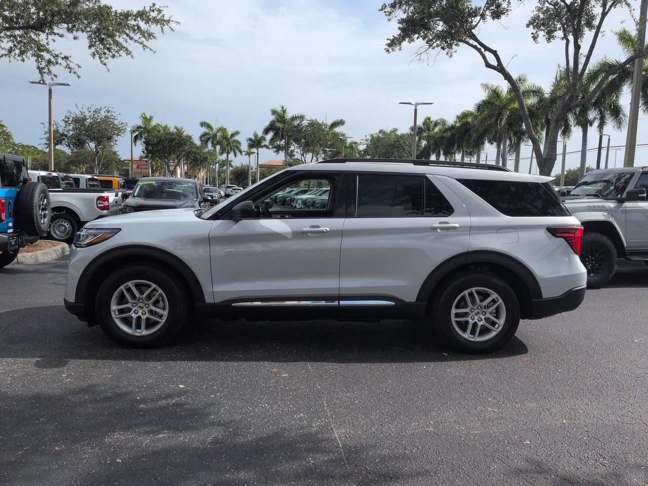 Certified 2025 Ford Explorer Active RWD image 7