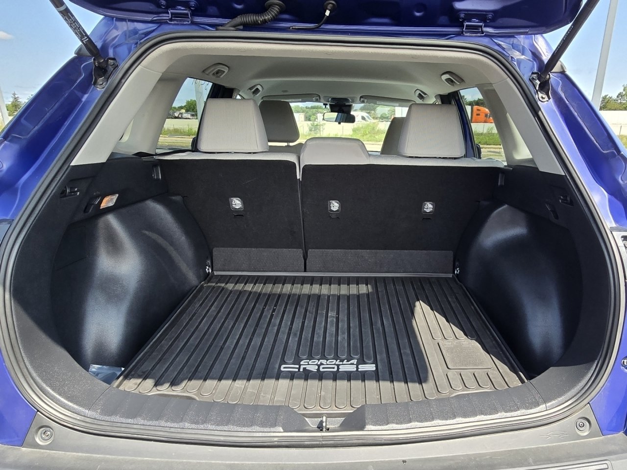 Certified 2022 Toyota Corolla Cross LE AWD/4WD image 17