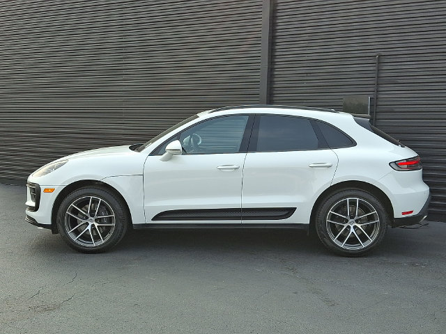Certified 2026 Porsche Macan AWD/4WD image 2