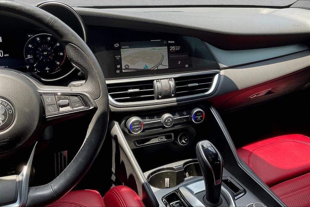 Used 2024 Alfa Romeo Giulia Veloce RWD image 9