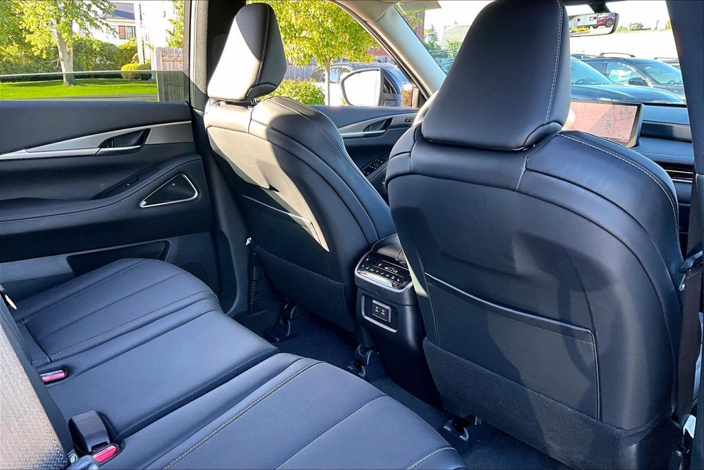 Certified 2027 INFINITI QX60 Luxe w/ Cargo Package AWD/4WD image 29