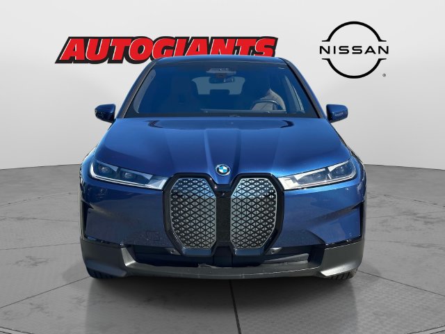 Used 2024 BMW iX xDrive50 w/ Premium Package AWD/4WD image 7