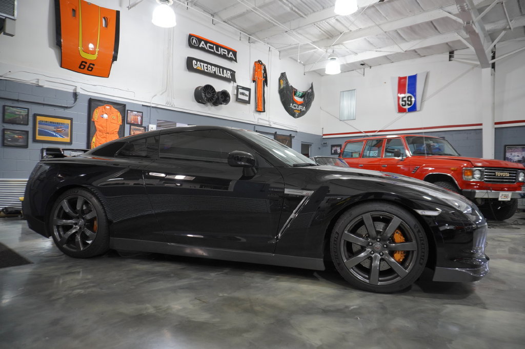 Used 2009 Nissan GT-R Premium AWD/4WD image 8