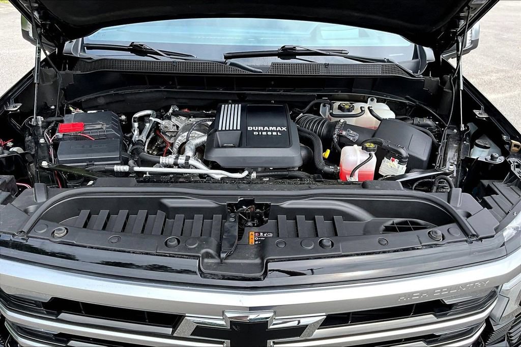 Used 2023 Chevrolet Silverado 1500 High Country AWD/4WD image 33