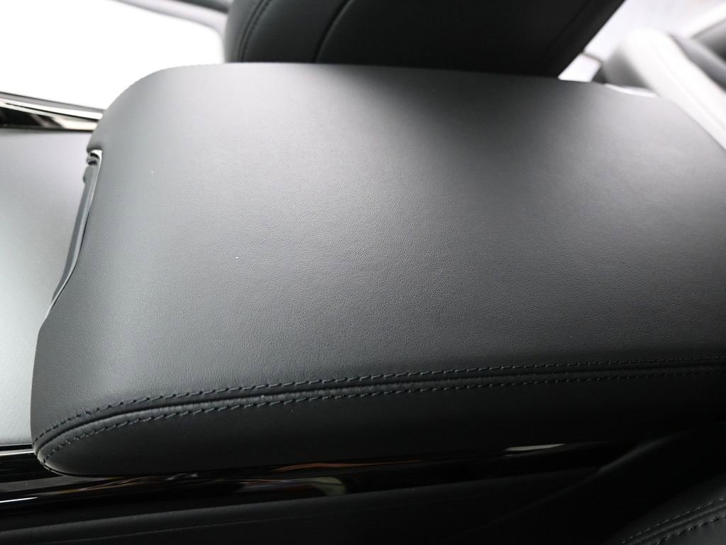 Used 2025 Land Rover Range Rover Sport SV Edition Two image 42