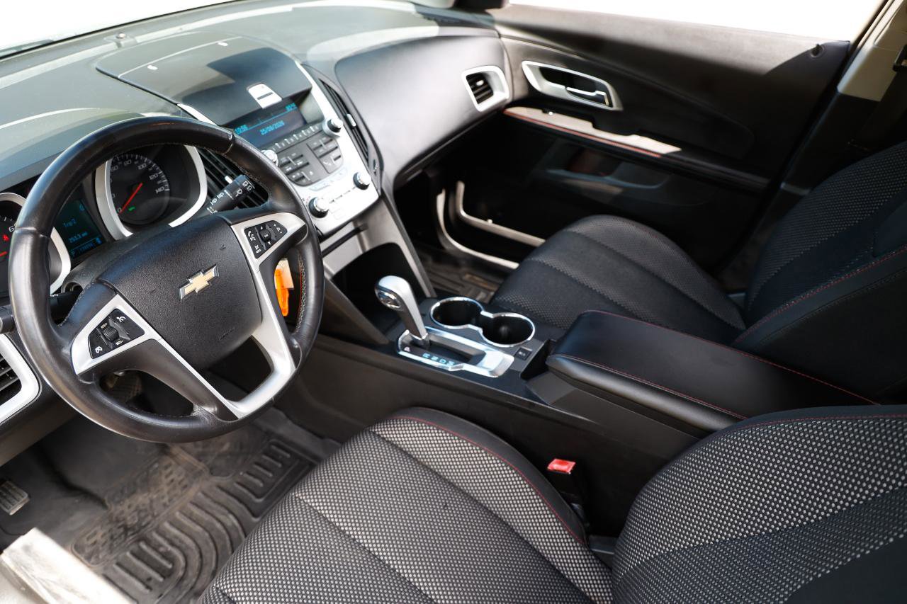 Used 2011 Chevrolet Equinox LT w/ Driver Convenience Package image 4