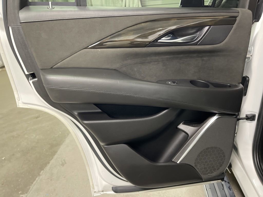 Used 2019 Cadillac Escalade Platinum AWD/4WD image 22