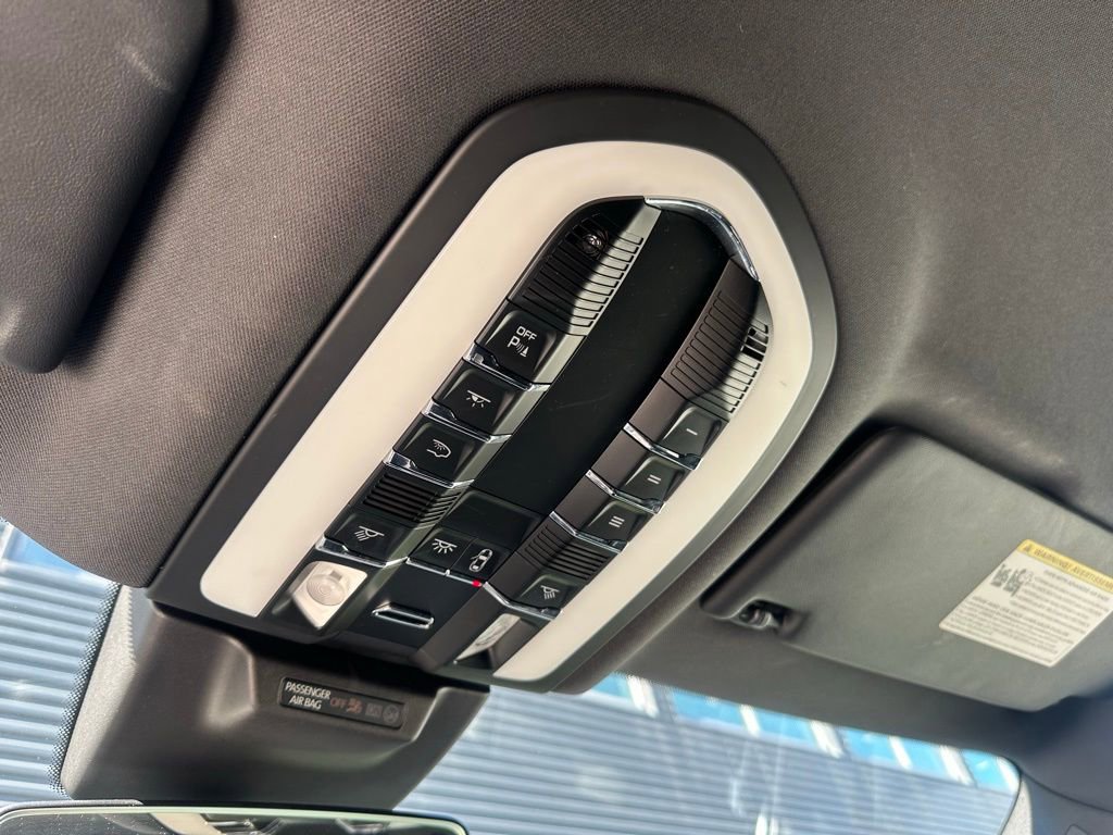 Certified 2021 Porsche Macan image 33