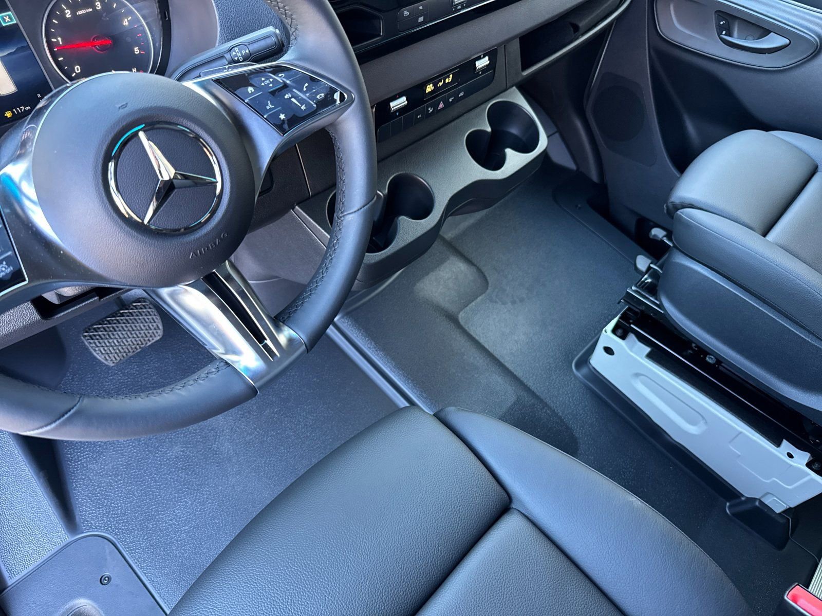 New 2025 Mercedes-Benz Sprinter 2500 image 10