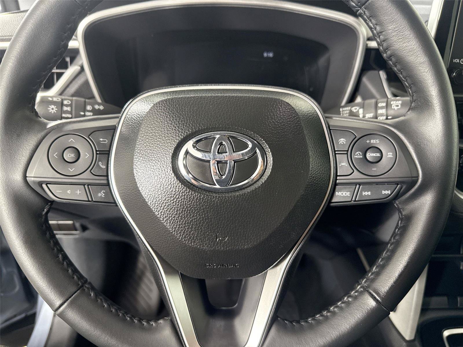 Certified 2025 Toyota Corolla Cross XLE FWD image 16