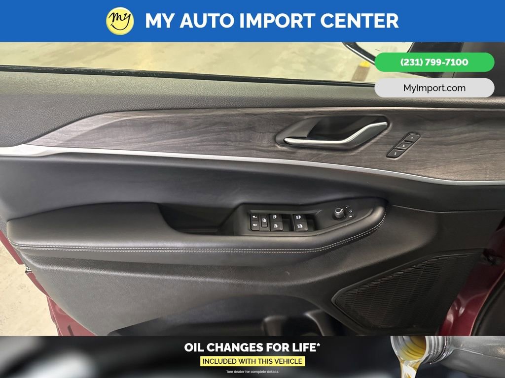 Used 2025 Jeep Grand Cherokee Limited w/ Black Appearance Package image 10