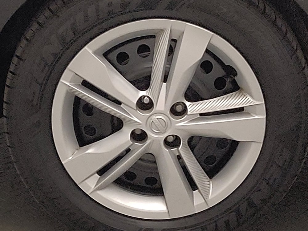 Used 2021 Nissan Kicks S FWD image 31
