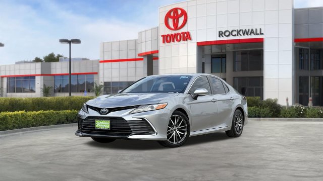 Used 2022 Toyota Camry XLE FWD image 1