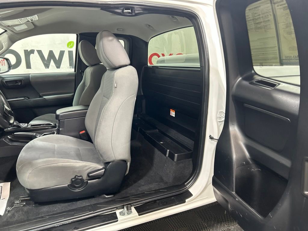 Used 2022 Toyota Tacoma SR AWD/4WD image 21