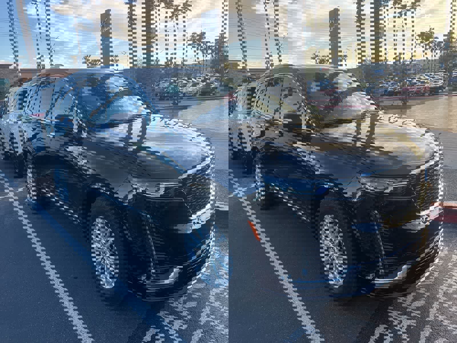 Used 2023 Cadillac XT6 Luxury AWD/4WD image 6