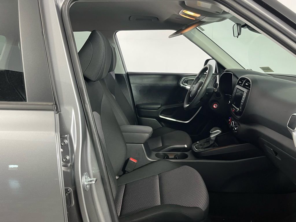 Used 2025 Kia Soul LX image 26