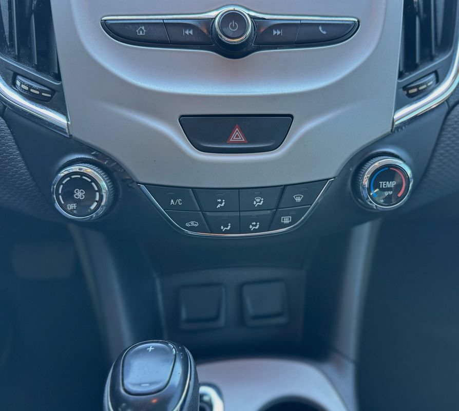 Used 2017 Chevrolet Cruze LS FWD image 16